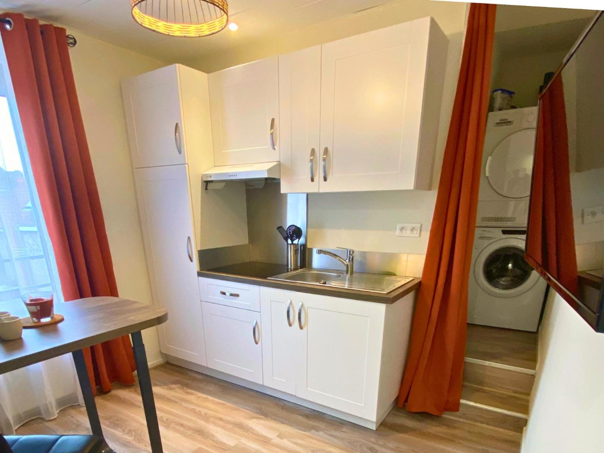Studio Moderne Et Tout Equipe Au Coeur De Bourbourg - Gare A Proximite מראה חיצוני תמונה